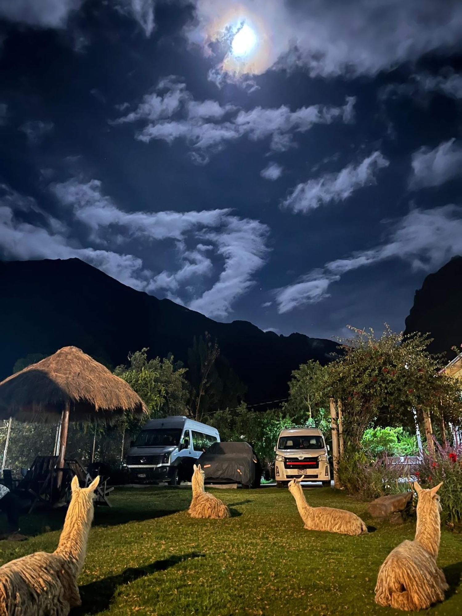 Tunupa Lodge Hotel Ollantaytambo Bagian luar foto